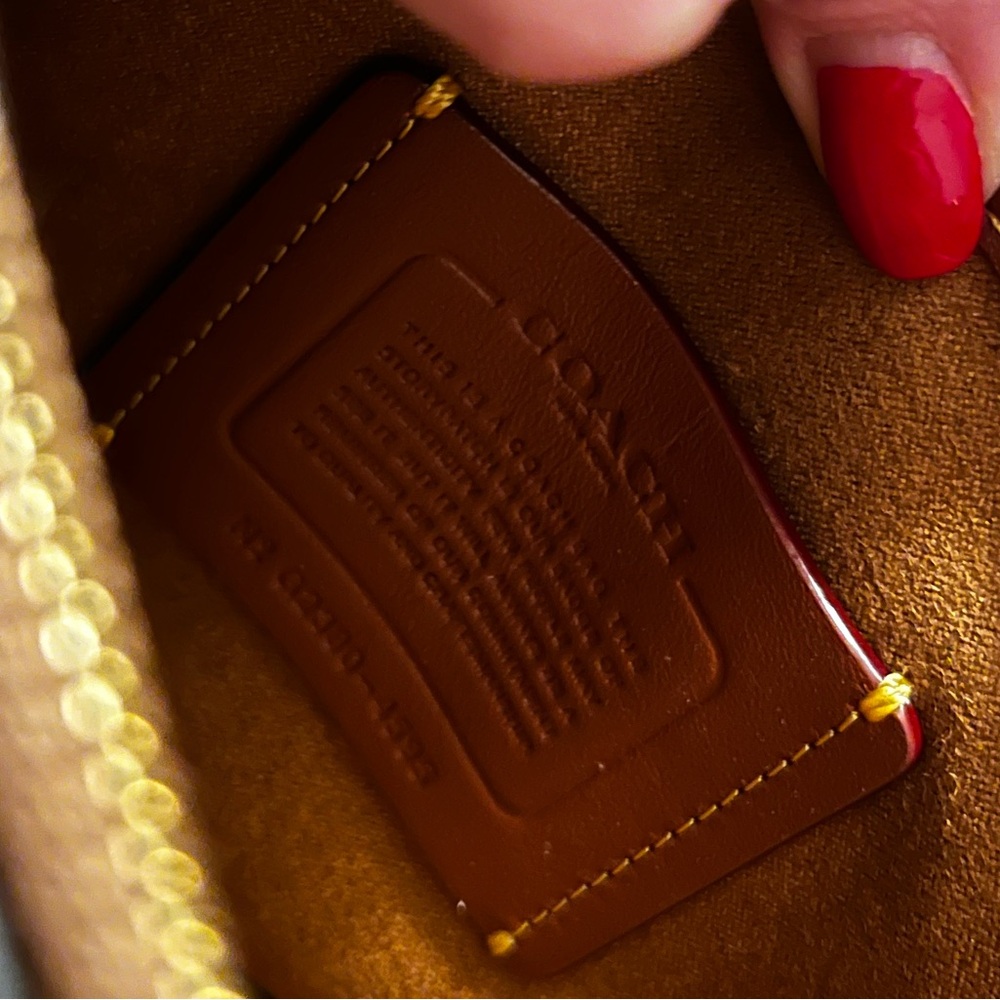 RESERVED FOR DIANA. DO NOT BUY. Coach Beat Bag - Picture 13 of 15